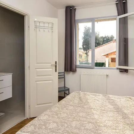 Apartment Four-bedroom In Sabran
