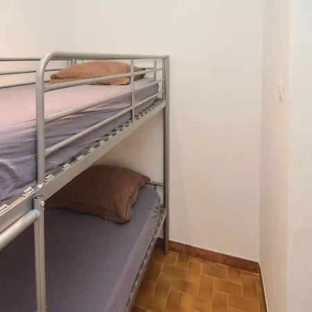 Four-bedroom In Apartment Sabran