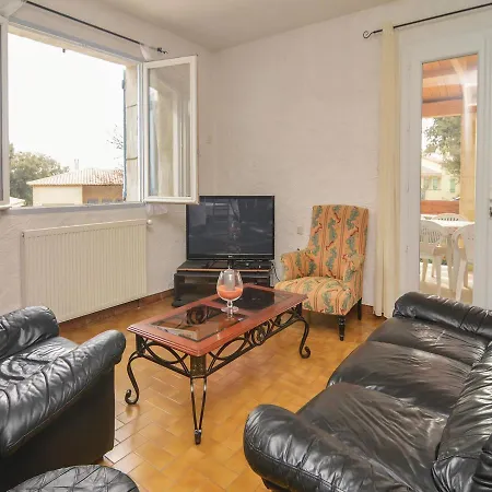 Apartment Four-bedroom In